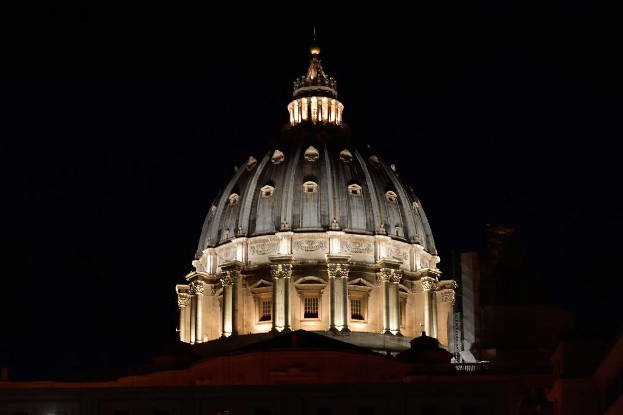 San Pietro Moonlight Luxury Apartment روما المظهر الخارجي الصورة